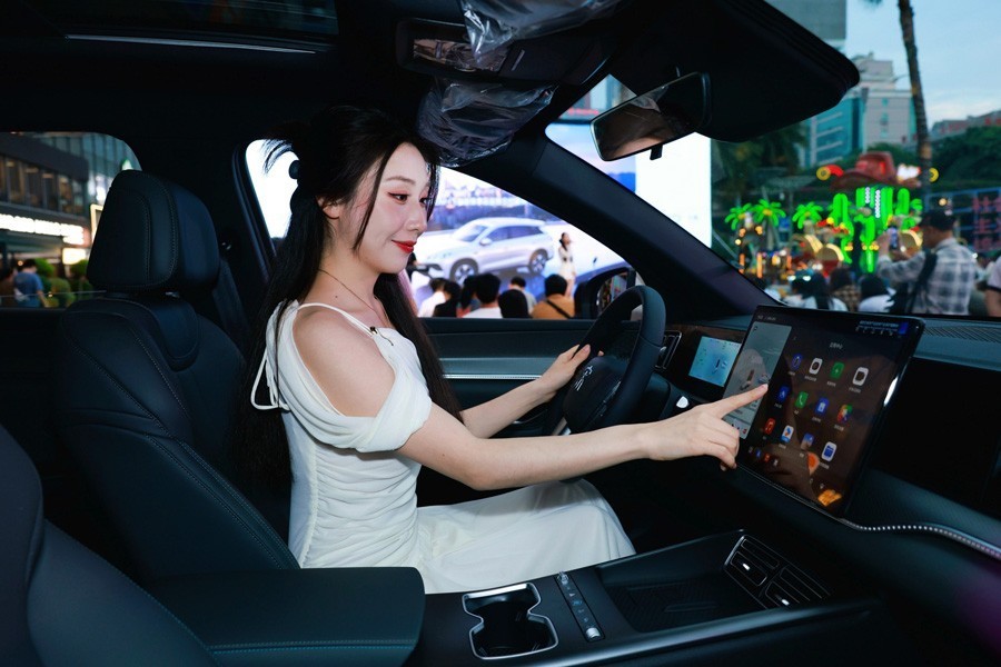 9.99万起，2026款比亚迪宋Pro DM-i飞驰版 南宁上市交付