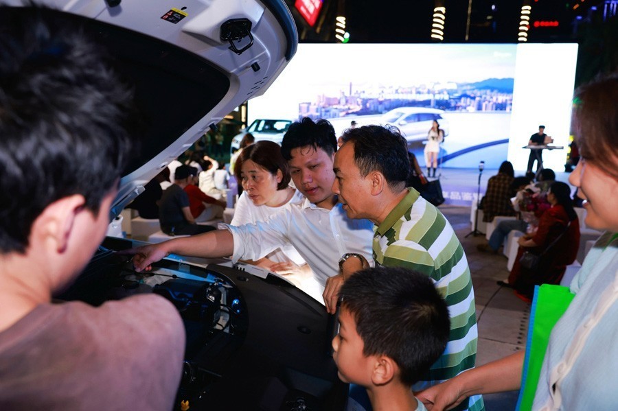 9.99万起，2026款比亚迪宋Pro DM-i飞驰版 南宁上市交付